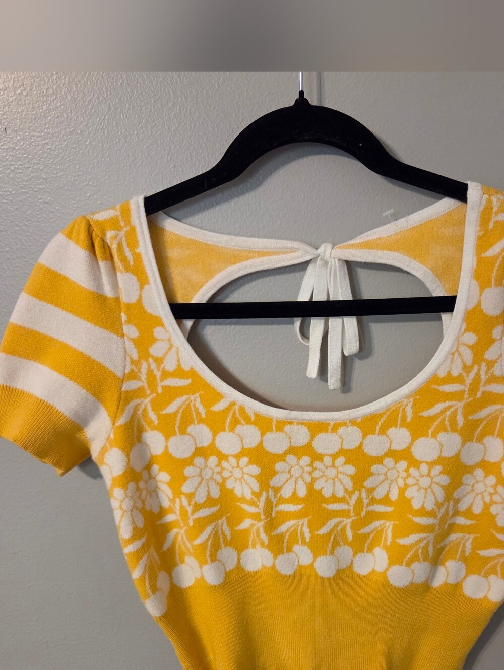 Anthropologie Women's Maeve Yellow Floral Boho Sweater Top | Open Back | Sz XS - Picture 5 of 13